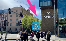 Elizabeth'S Yh Rooms